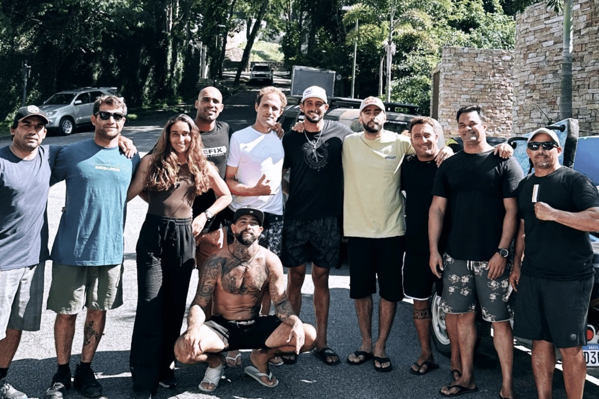 Pedro Scooby se junta a surfistas em resgate de vítimas de chuvas no RS