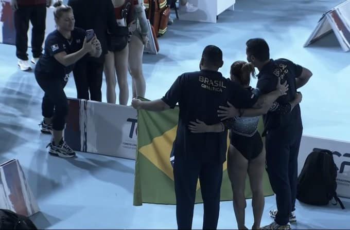Jade Barbosa festeja o nível da ginástica brasileira e revela: "Se o pódio vier..."
