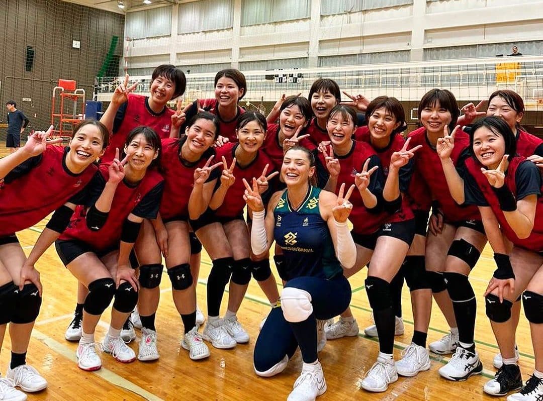 Jogar no Japão é mais fácil Rosamaria abre o jogo sobre diferença de altura das japonesas