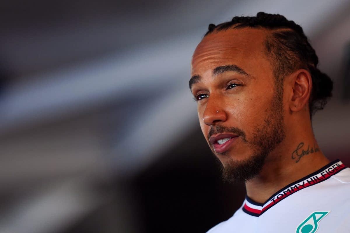 Lewis Hamilton dispara sobre desenvolvimento da Mercedes 2025: “Talvez eu não devesse…”