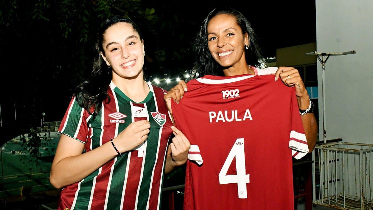 Paula Pequeno e a filha, Mel Folhas 1
