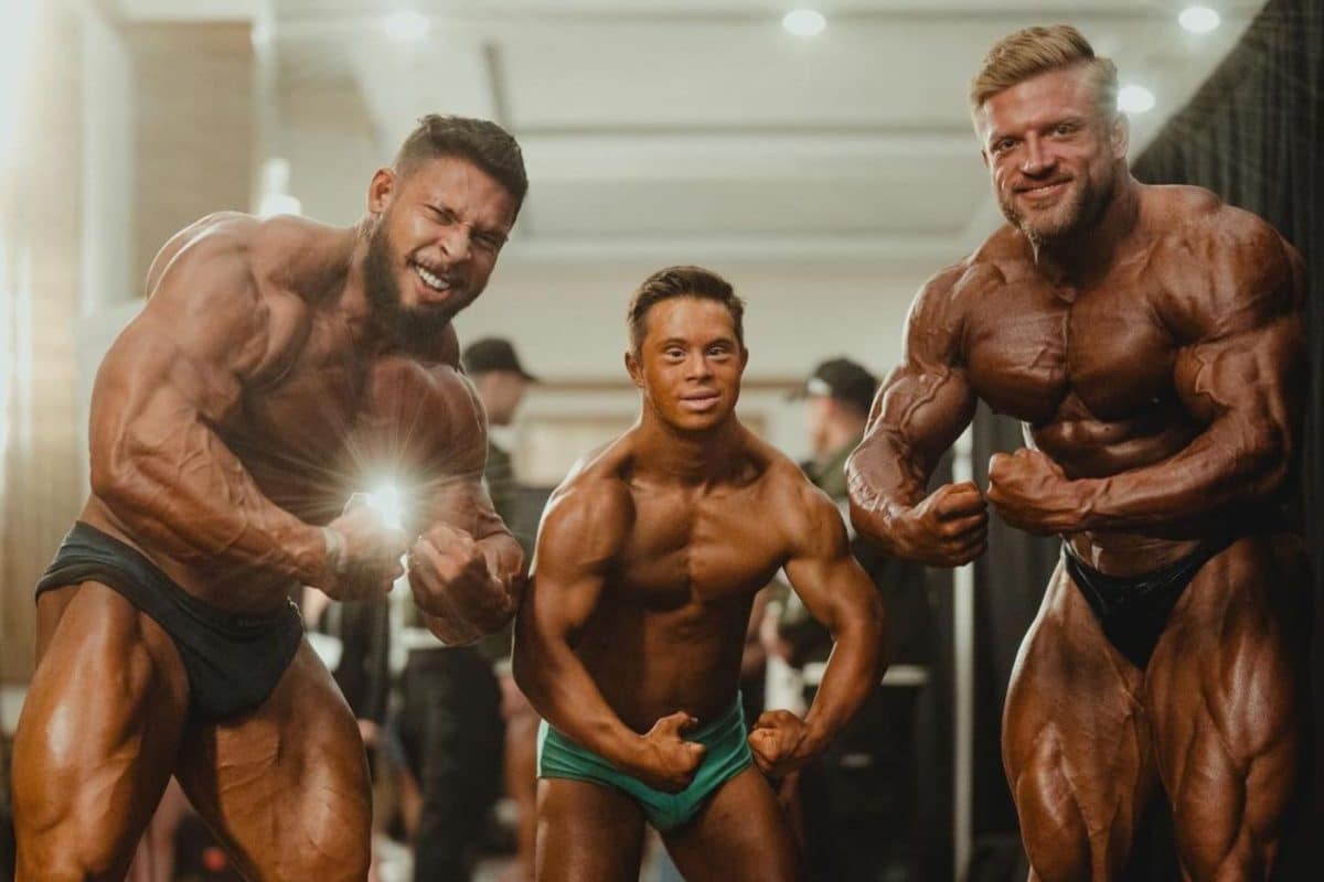 Ramon Dino subiu na Open e espantou Derek Lunsford e Cbum (vídeo)