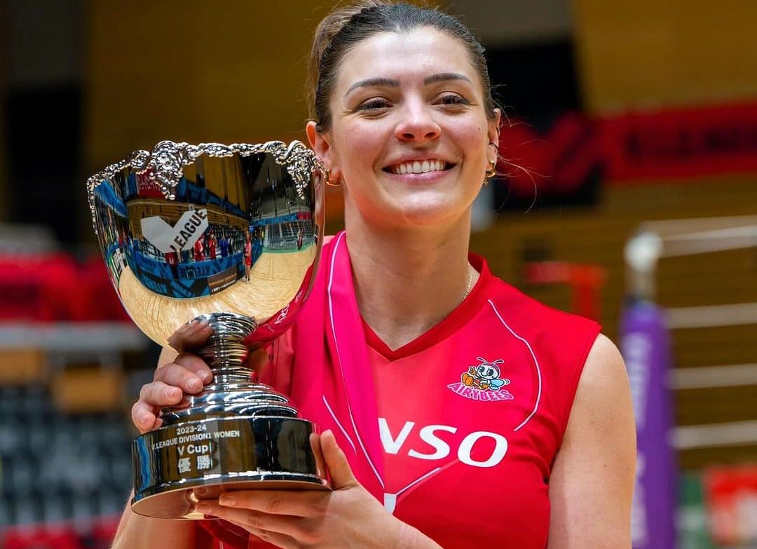 Rosamaria jogando no Jap&atilde;o tem prazo de validade Jogadora fala a verdade em entrevista exclusiva