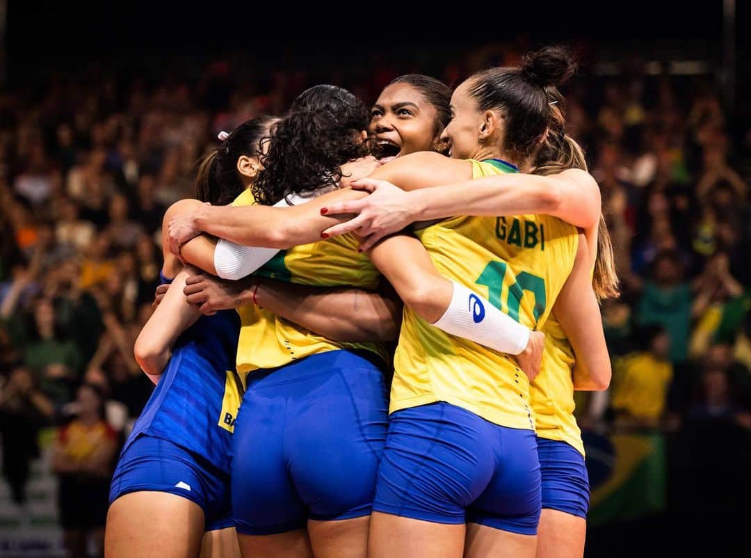 Rosamaria monta seu time dos sonhos no vôlei só com brasileiras