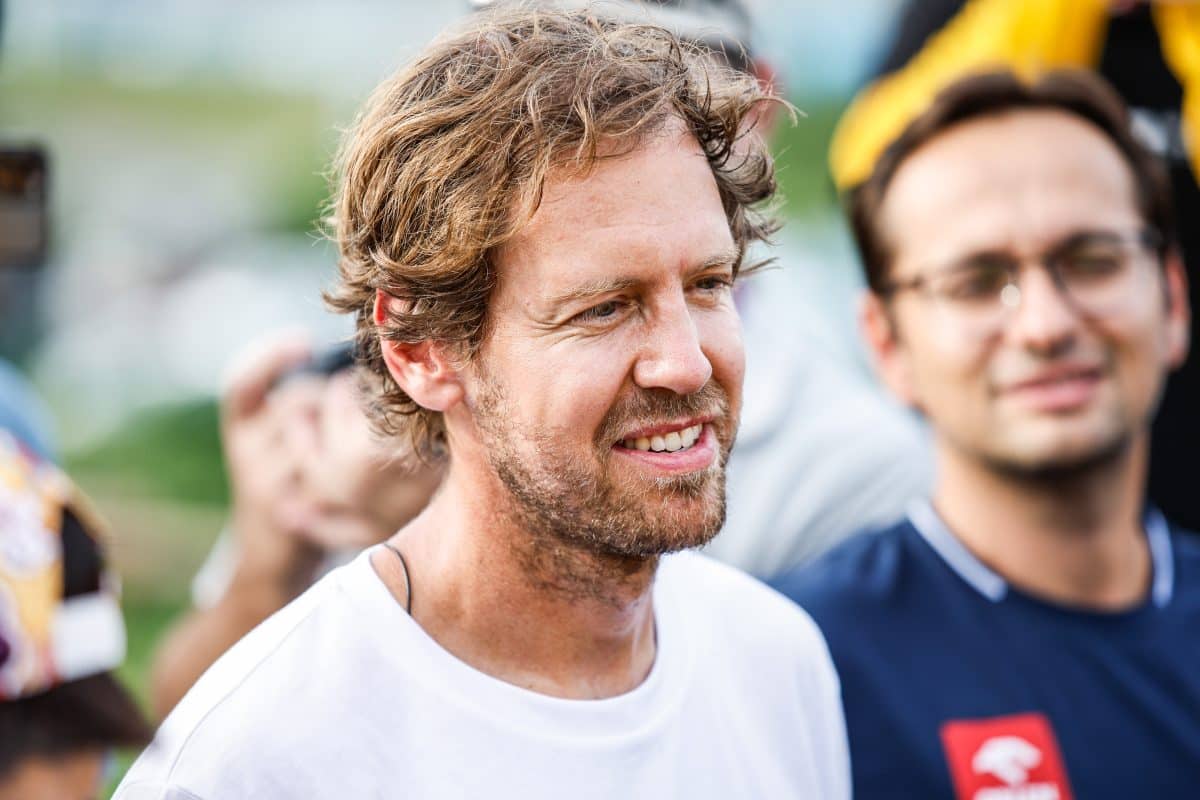 Sebastian Vettel vai voltar à Fórmula 1 em HISTÓRICA homenagem a Ayrton Senna