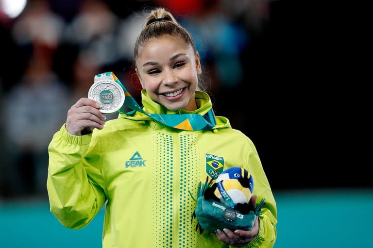 Flávia Saraiva analisa momento da ginástica brasileira: “Vem de um ano muito bom, mas…”