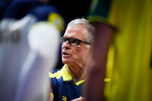 Bernardinho tira campeão olímpico e faz mudança importante para jogo contra a Eslovênia