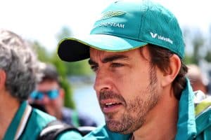 Fernando Alonso fica revoltado com desempenho da Aston Martin e dispara: “É frustrante!”