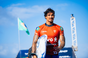 Dominante, Gabriel Medina vence bateria e revela emoção de competir com Sophia