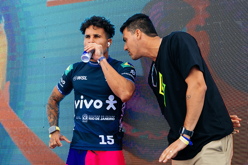 (Vídeo) Italo Ferreira tem discussão acalorada com seguranças da WSL