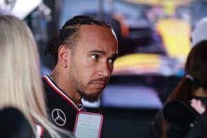 Lewis Hamilton defende torcedor e faz pedido polêmico à Fórmula 1: “Não vão gostar disso!”