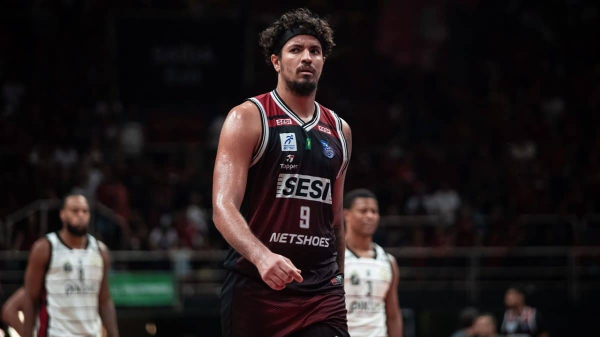 Lucas Dias, ala-pivô do Franca, analisa vitória do clube: “Neutralizamos o Flamengo defensivamente”
