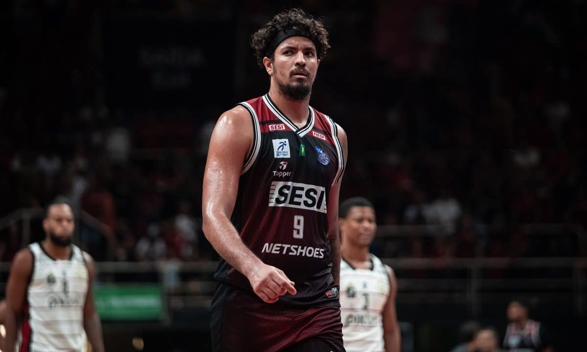 Lucas Dias, ala-pivô do Franca, analisa vitória do clube: “Neutralizamos o Flamengo defensivamente”