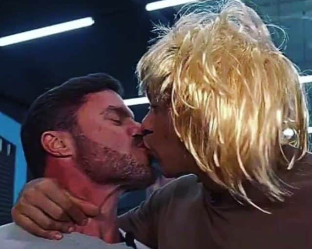 Selinho de Renato Cariani e Cocielo vira meme nas redes sociais