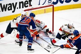 Entenda as principais regras do hóquei no gelo (2025) (com vídeos) Entenda as principais regras do hóquei no gelo (2025) (com vídeos)