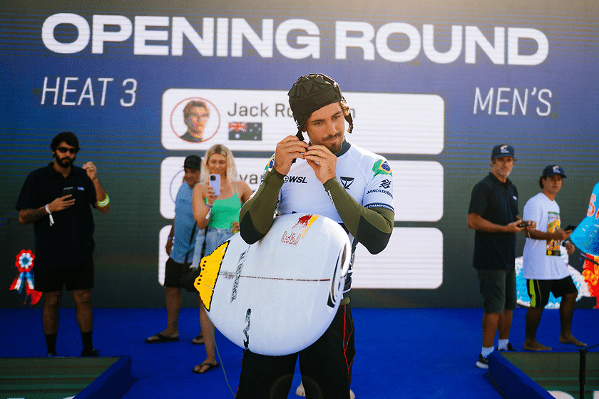 Entenda porque alguns surfistas vão usar capacete na Olimpíada de Paris 2024