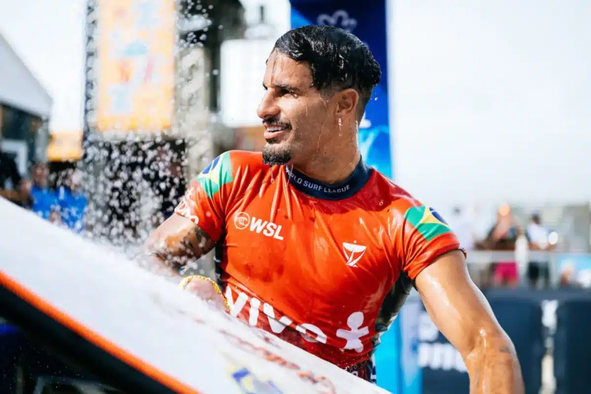 Campeão em Saquarema, Italo Ferreira surfa onda exótica na Holanda