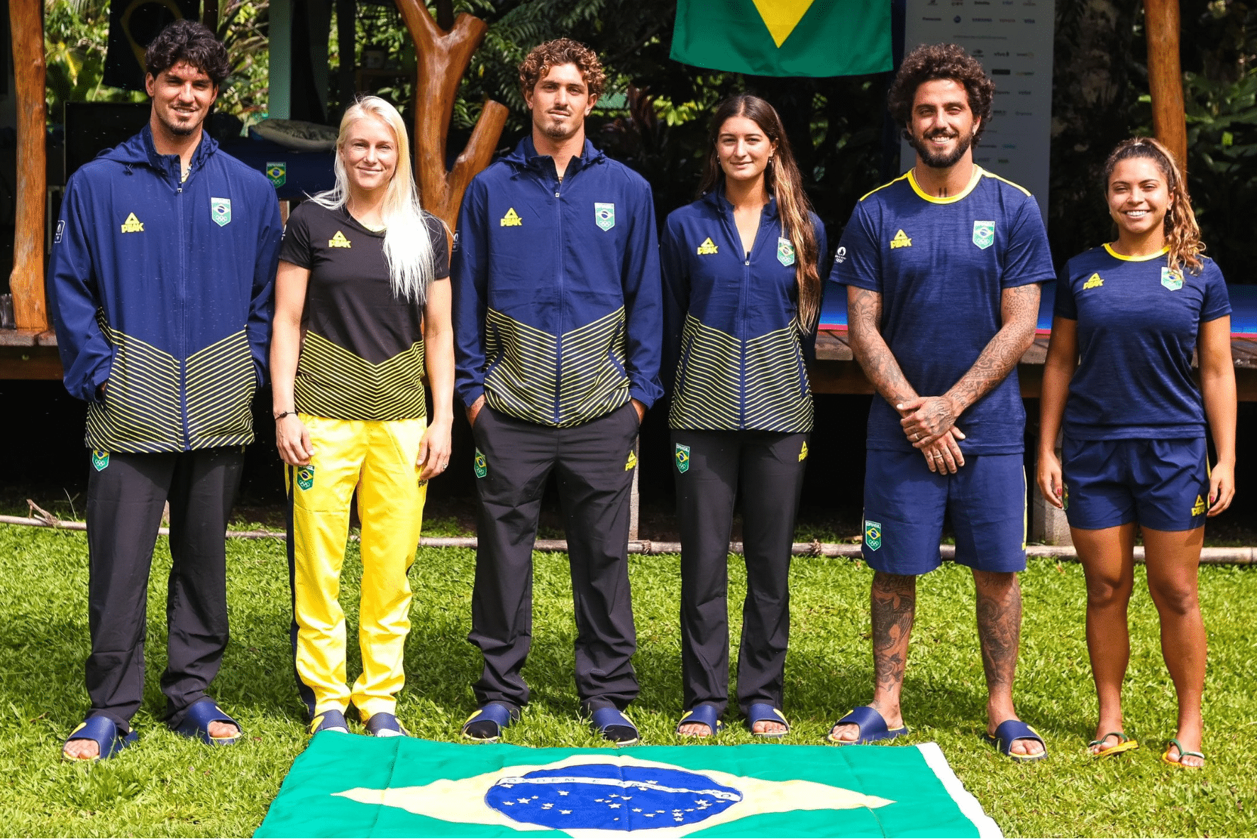 Surfistas brasileiros são acusados de usar cocaína por site após estudo com tubarões