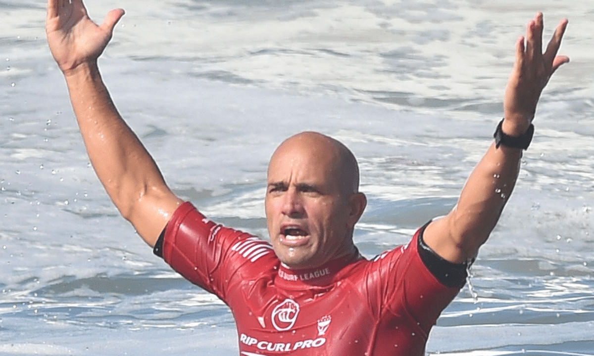 Kelly Slater compra briga com a polícia para liberação de praia em Nova Jersey