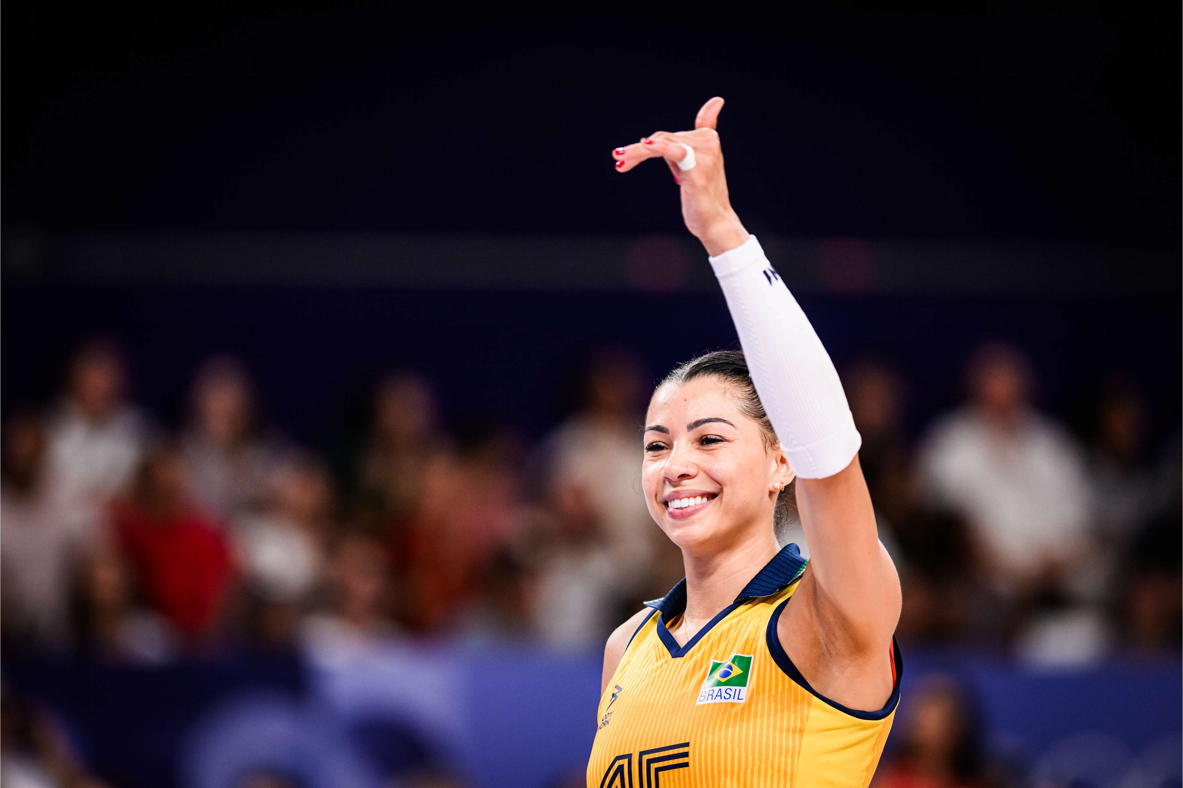 Carolana faz homenagem à rival e leva fãs à loucura