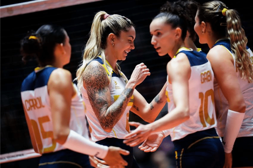 Érika Coimbra aponta jogadora da Seleção como melhor da história do vôlei