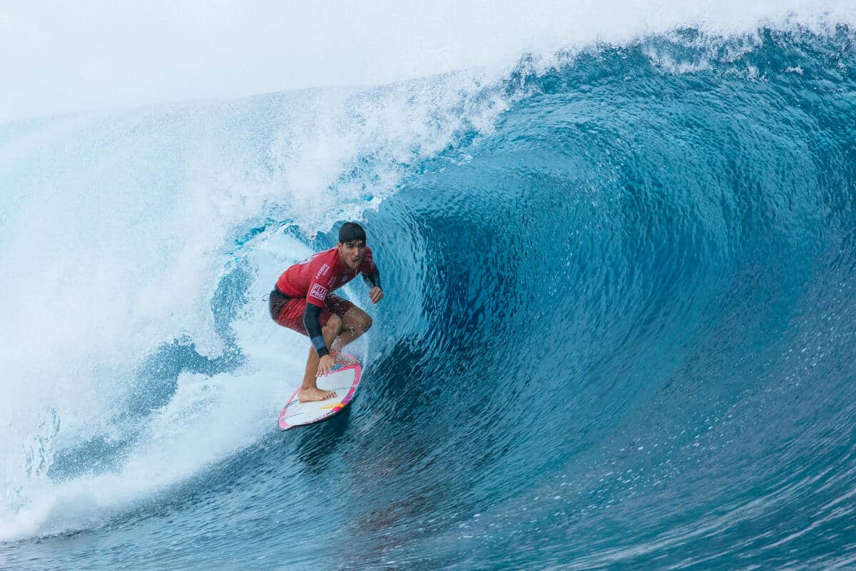 Melhores surfistas do mundo em todos os tempos e na atualidade (2025)