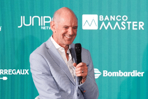 Motivo de desistência da Ferrari, veja o astronômico salário de Adrian Newey na Aston Martin