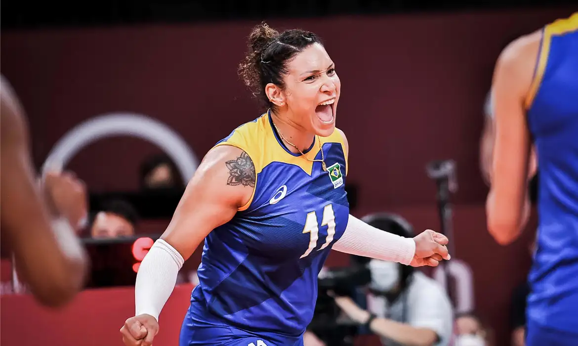 Após rumores de volta ao vôlei, Tandara faz anúncio importante para o futuro de sua carreira
