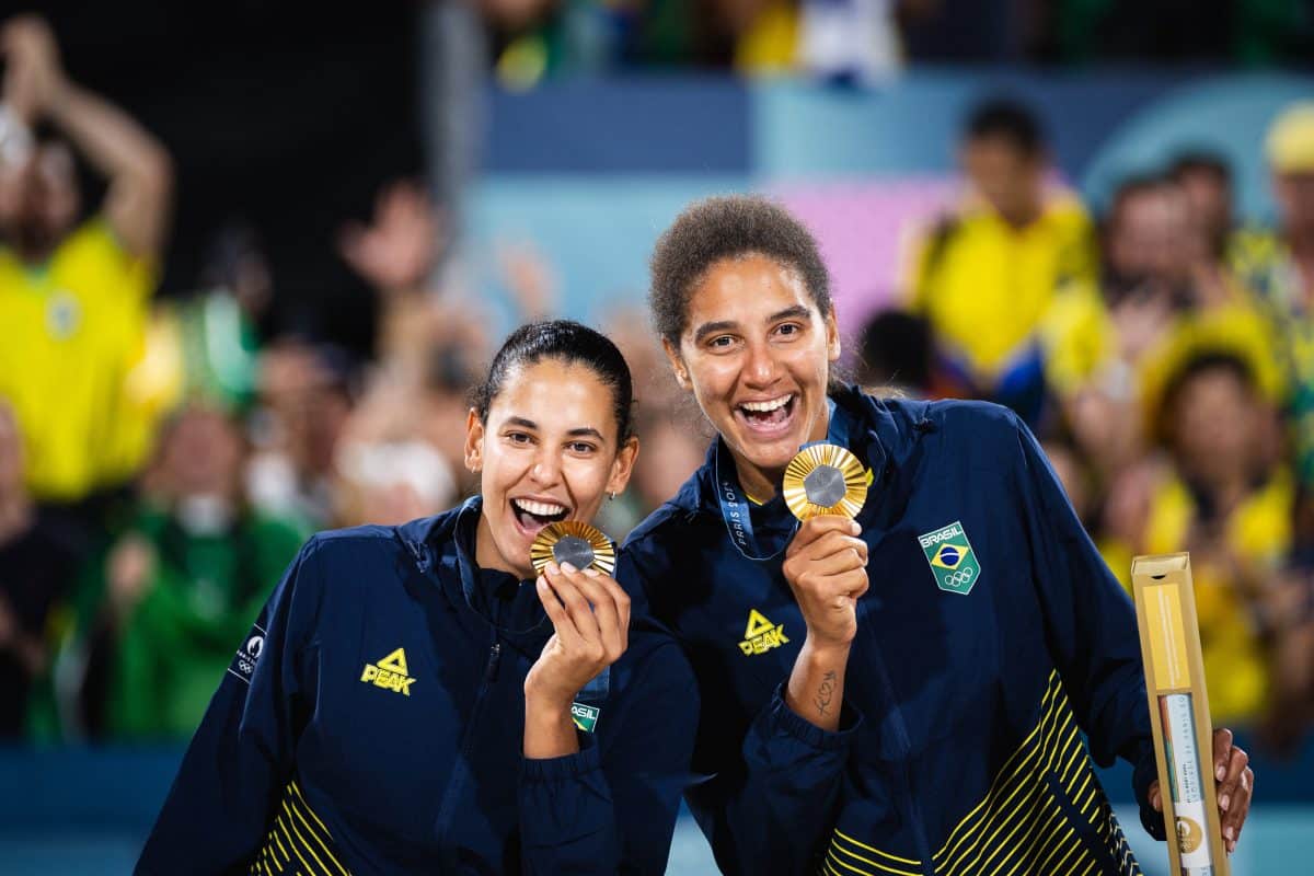 Todos os brasileiros medalhistas olímpicos do vôlei de praia