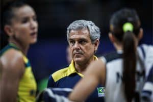 Zé Roberto Guimarães revela segredo entre mulheres e homens no vôlei: “Ensinaram muito mais!”