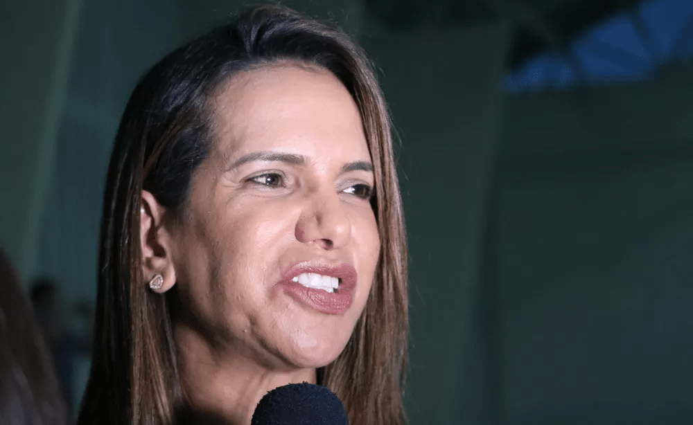 Virna revela ataques recebidos por questões políticas: “É uma mentira”