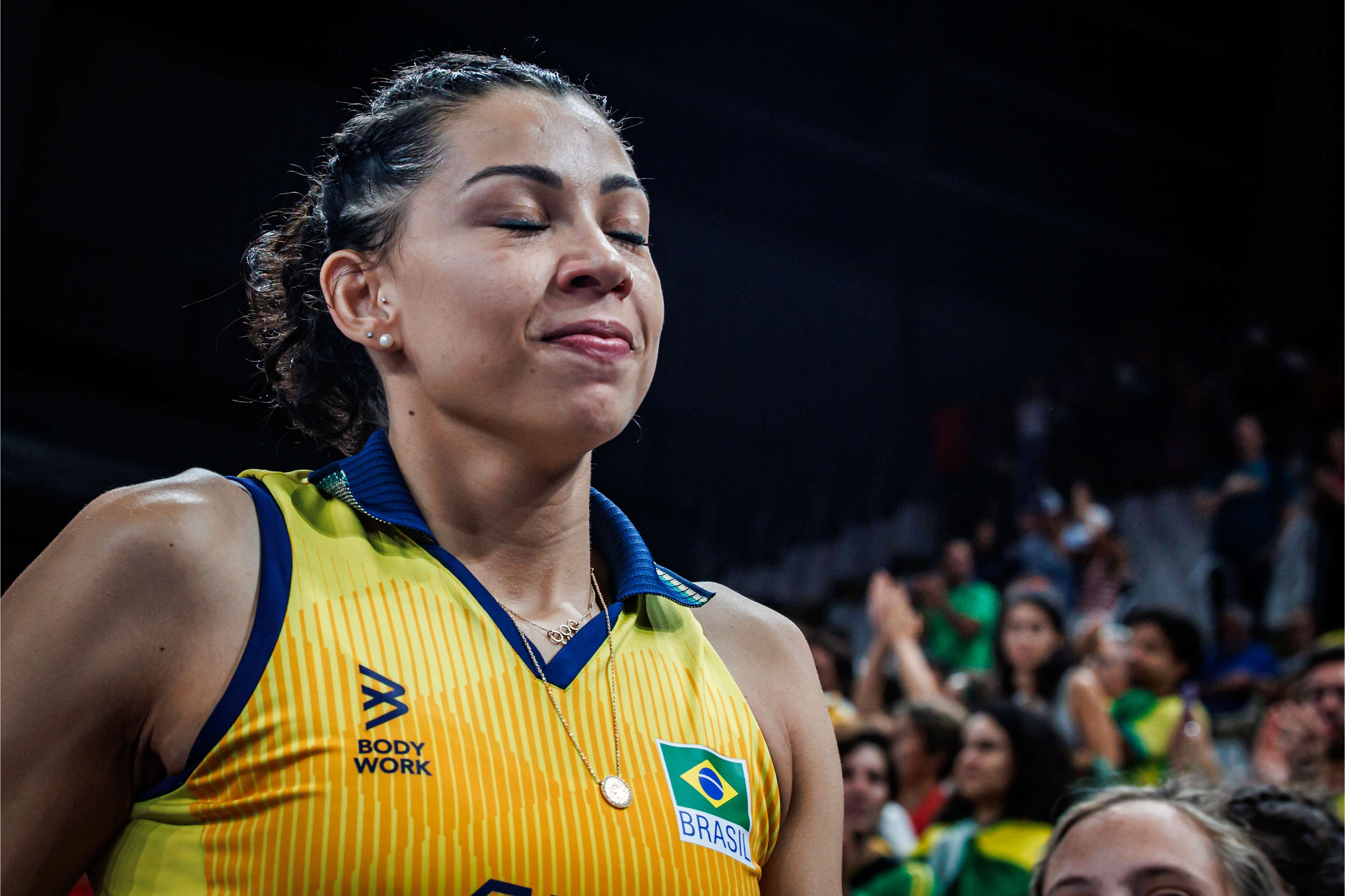 Carolana é alvo de golpes no WhatsApp e faz denúncia: “Pediram dinheiro”