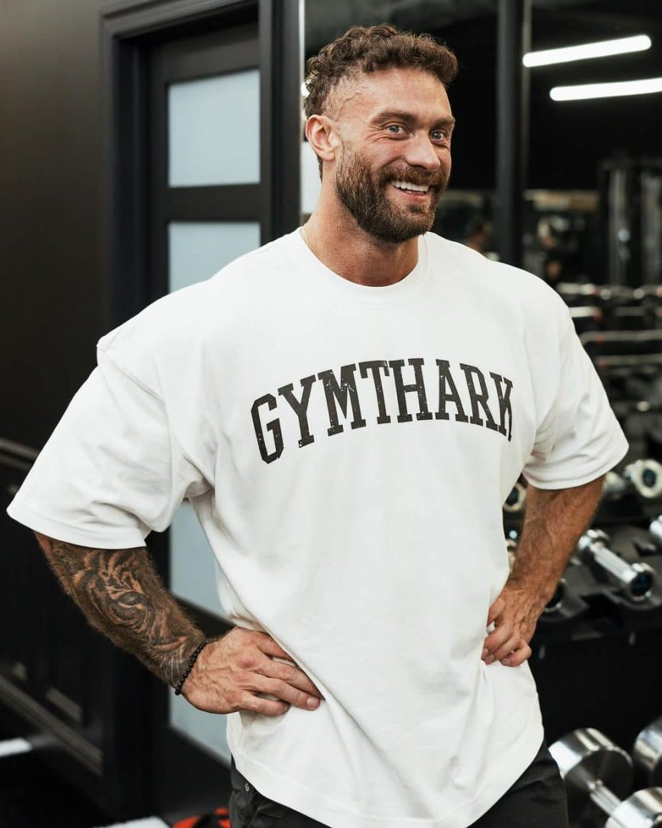 Cbum fala a verdade sobre competir no Mr. Olympia 2025 e faz promessa a esposa