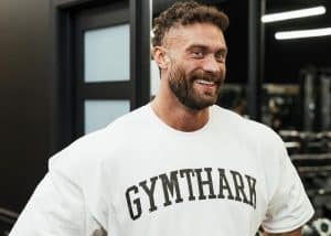 Cbum fala a verdade sobre competir no Mr. Olympia 2025 e faz promessa a esposa