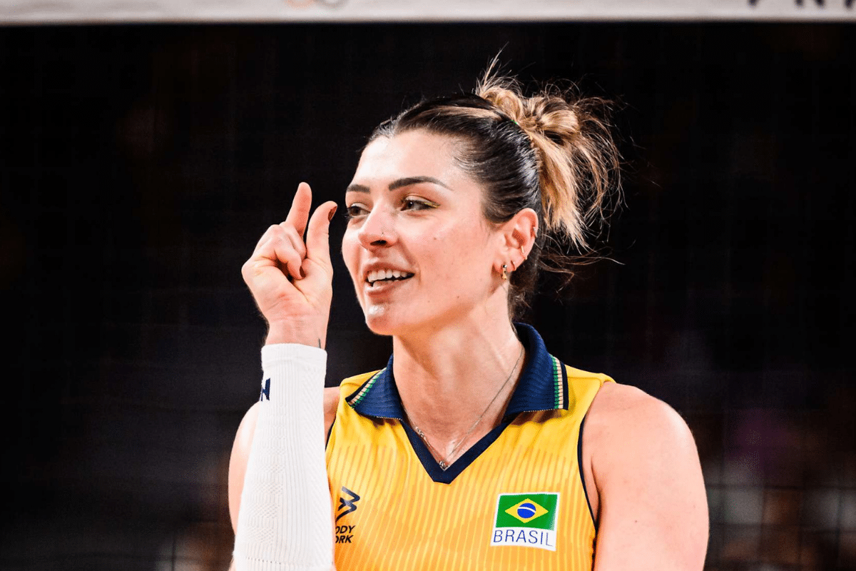 Rosamaria enaltece três rivais: “Elas têm características ofensivas maiores do que eu”
