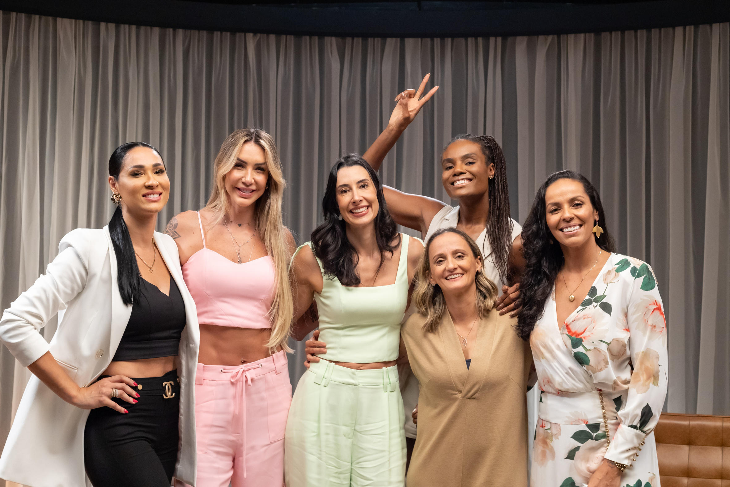 Bicampeã olímpica anuncia aposentadoria da carreira no vôlei