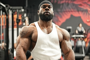 A condição que pode fazer Keone Pearson o novo Flex Lewis na 212
