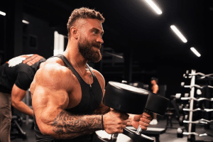 Cbum fala pela primeira vez sobre retorno aos palcos e deixa futuro aberto para o Mr. Olympia 2025