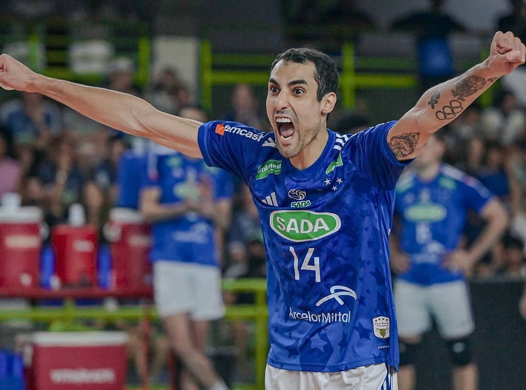 Douglas Souza revela segredo do sucesso no Cruzeiro nos jogos: “Isso é mortal!”