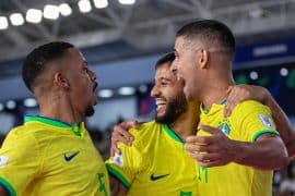 Futebol de areia e futsal nas Olimpíadas? Fifa bate o martelo e sugere modalidades Futebol de areia e futsal nas Olimpíadas? Fifa bate o martelo e sugere modalidades