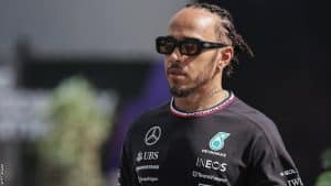 Lewis Hamilton ironiza cancelamento da classificação e dispara contra presidente da Fórmula 1