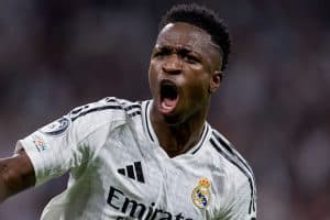 Vinicius Junior ganha mural SURREAL junto a Pelé na Romênia após revés na Bola de Ouro