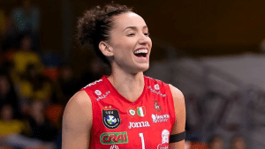 Destaque da Superliga, gringa elege Gabi Guimarães como sua ídola