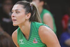 Italiana rouba a cena e ofusca Rosamaria no Japão