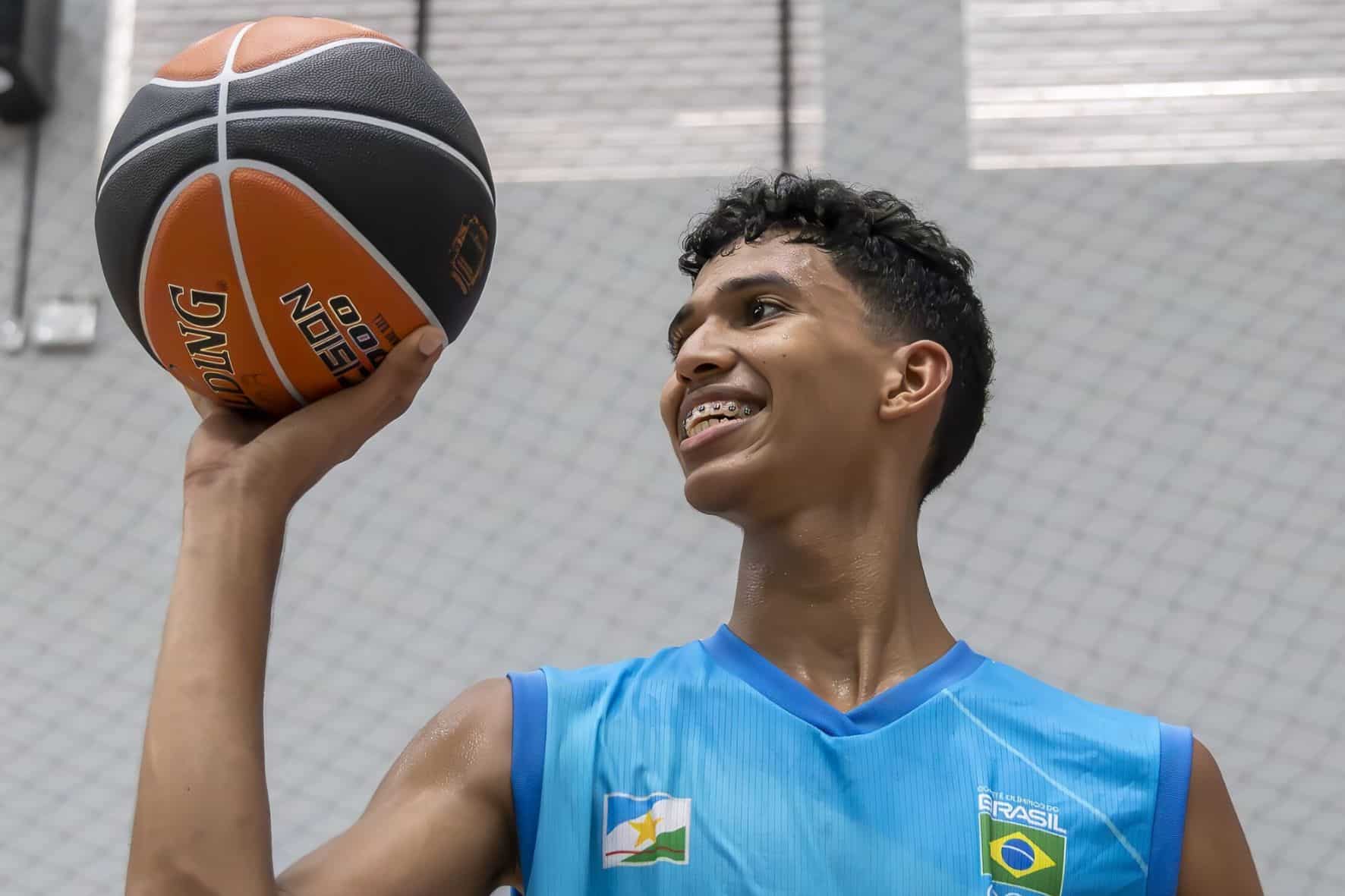 Refugiado venezuelano supera fome para brilhar nos Jogos da Juventude 2024