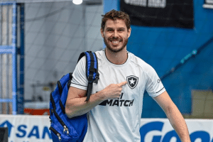 Bruninho fala pela primeira vez sobre o título do Botafogo: “Vitória dupla para mim”