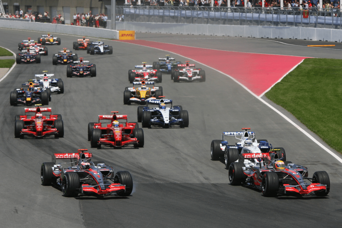Leclerc atinge feito raríssimo e que só outros dois pilotos conseguiram desde 1954