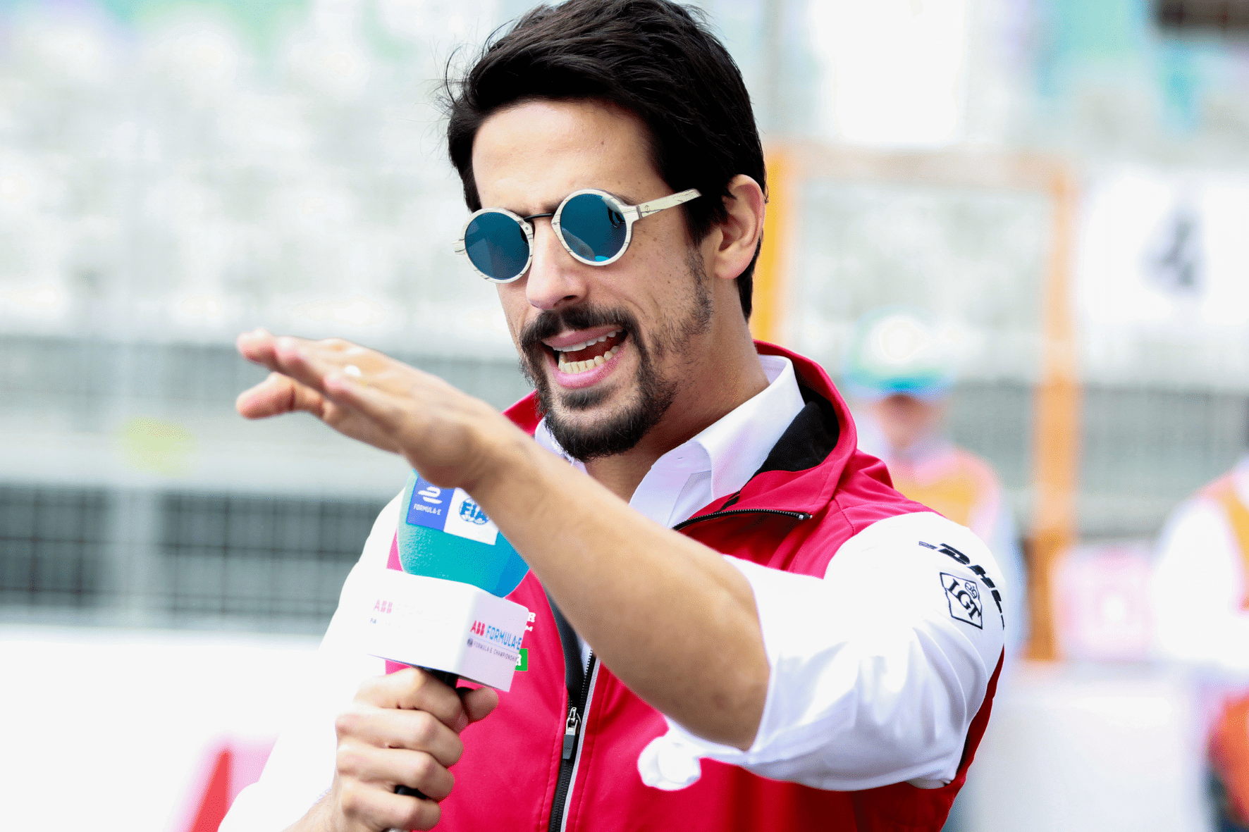 “Carro de Fórmula E chega a 100km mais rápido que soltar ele de um prédio”, afirma Lucas Di Grassi, ex-F1