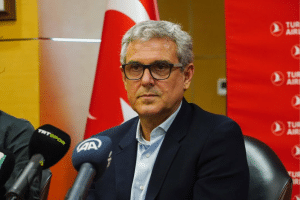 Zé Roberto fala pela primeira vez sobre sua demissão do THY na Turquia