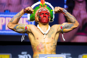 Chael Sonnen: “Alex Poatan é muito unidimensional para ser o melhor de todos os tempos”